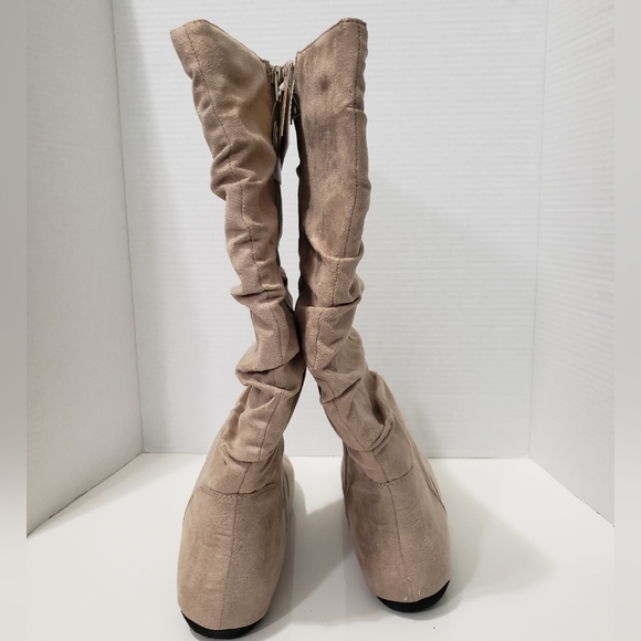 NO CALL Pull On Boots - Picture 2 of 7